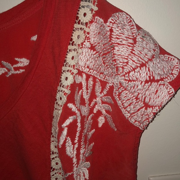 Coral Embroidered Tee from Anthropoligie  Size L - Picture 3 of 4